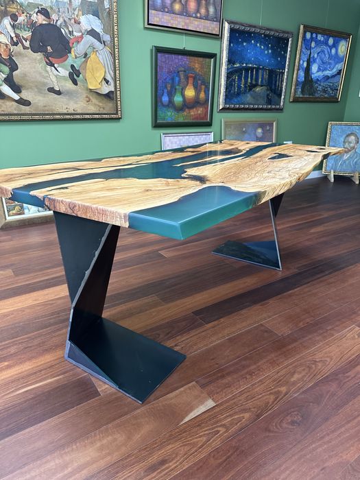 Трапезна маса от маслина и епоксидна смола зелен цвят