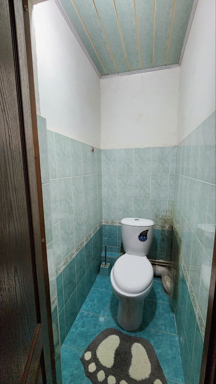 Продам чиланзар 5.  Трёх комнатная.  Балкон 2*6