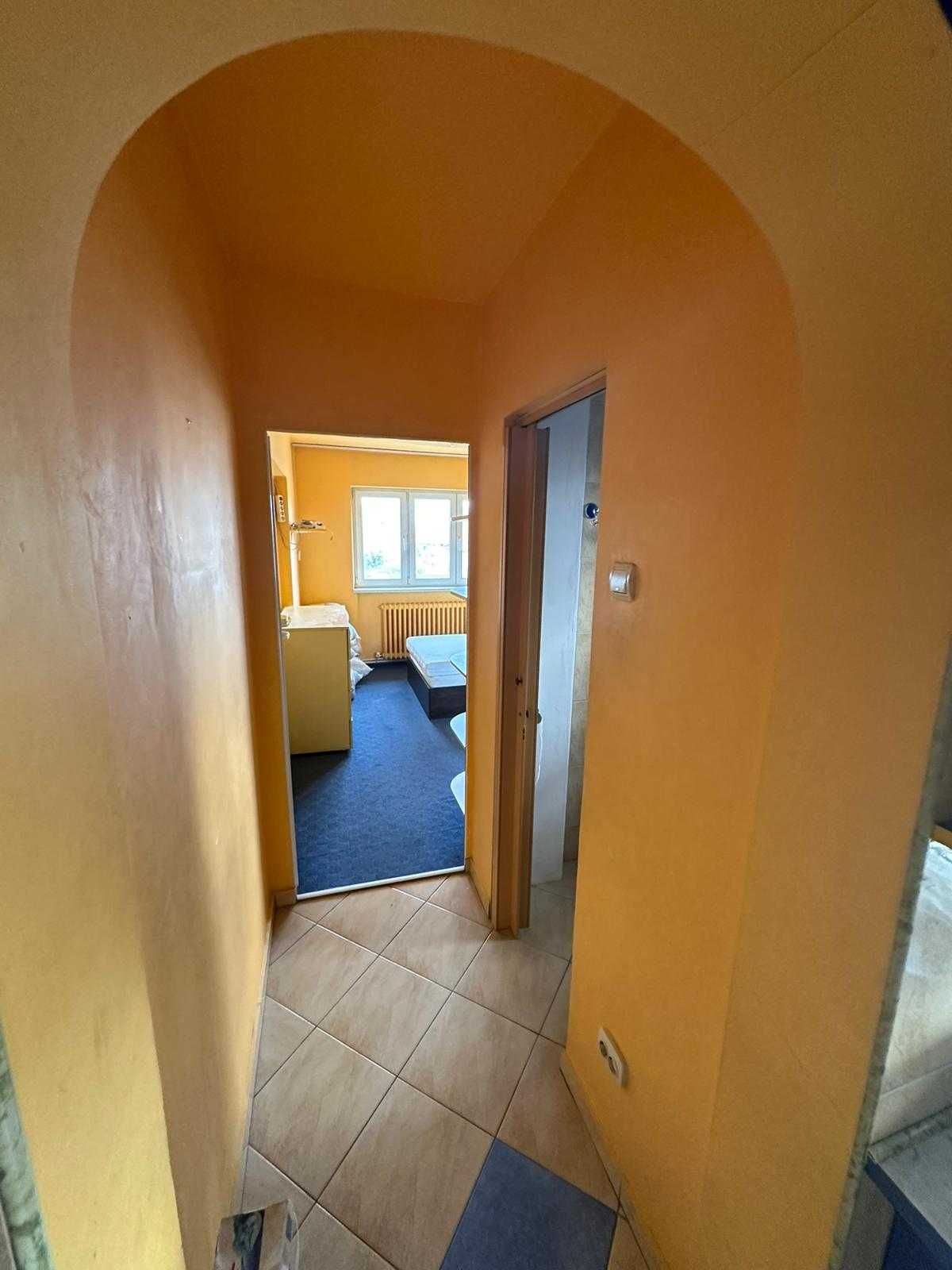 PF - De vânzare: Apartament 2 camere decomandat Podu Ros-PALAS