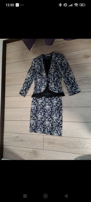 Costum dama mărimea 38 mic