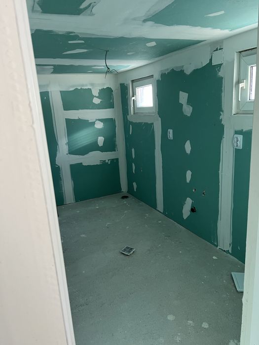 Ocazie!! Casă compusă din apartament + garsonieră, cu intrări separate