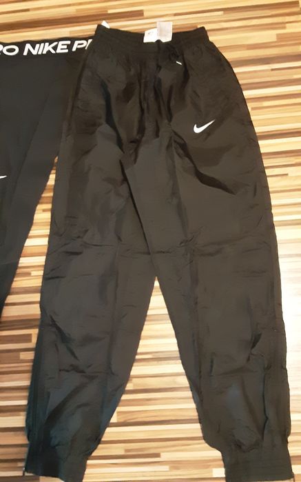 (S) NIKE PRO оригинални клинове(40лв)долници(45лв)