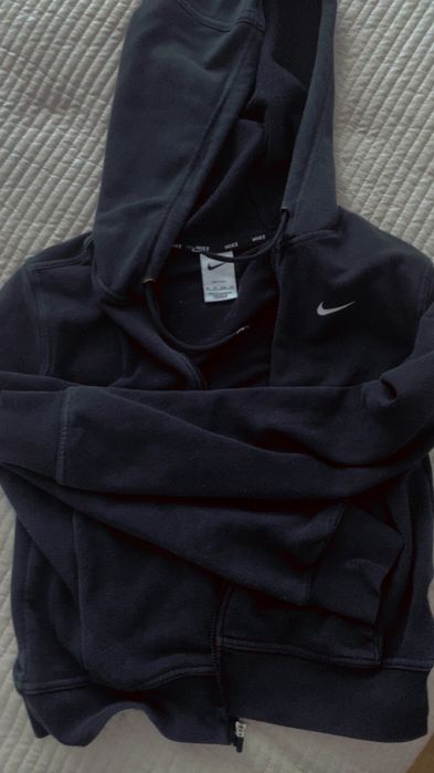 Nike оригинално горнище с цип и качулка – отлично състояние