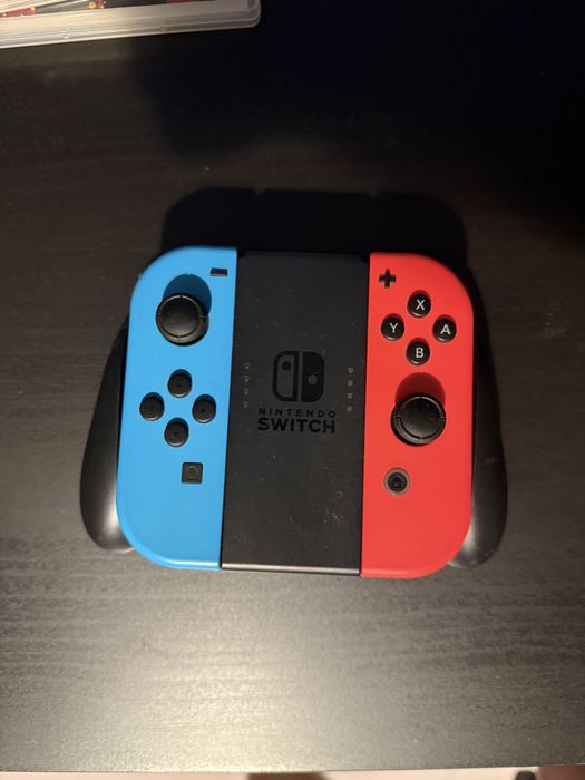 Nintendo switch (cu jocuri si accesorii)