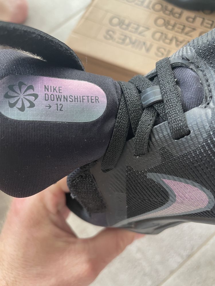 Vand adidasi copii Nike Downshifter 12, mărime 31.5,impecabili