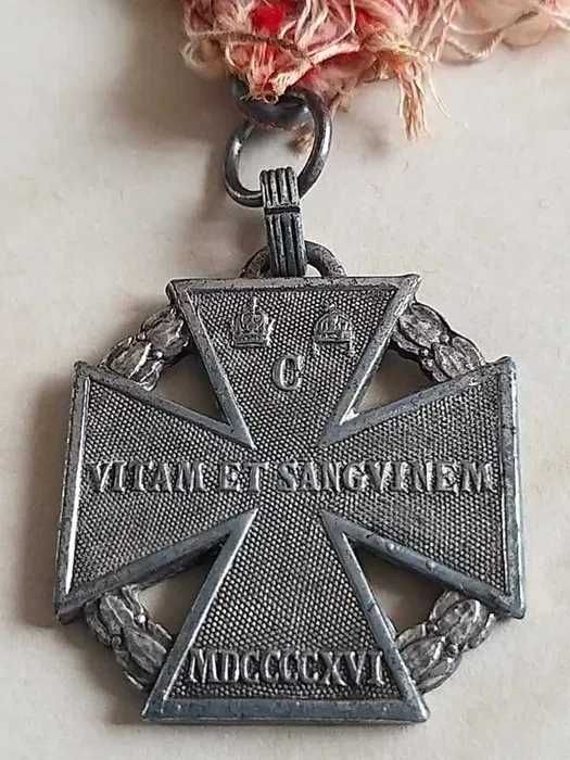 Lot vintage de 8 medalii diferite 5