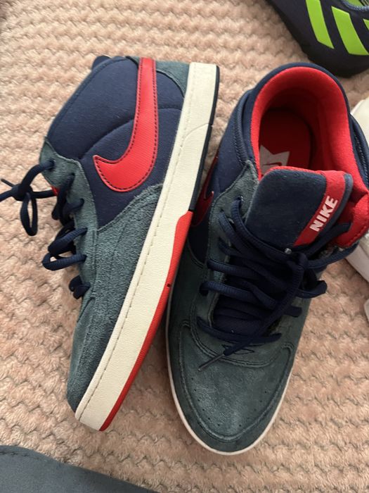 Маратонки Nike и Adidas