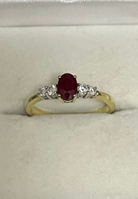 Inel cu Diamante și Rubin,Oferta!