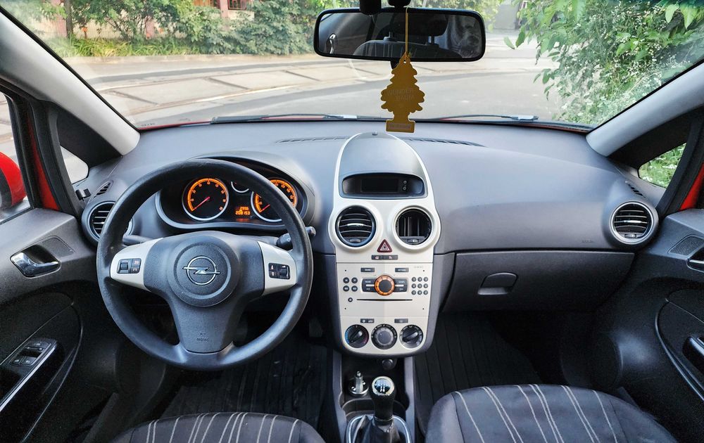 Opel Corsa 1.2 benzina - GPL