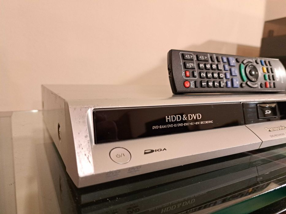 HDD Dvd recorder Panasonic  DMR-EH56  cu hard disc, sd card.