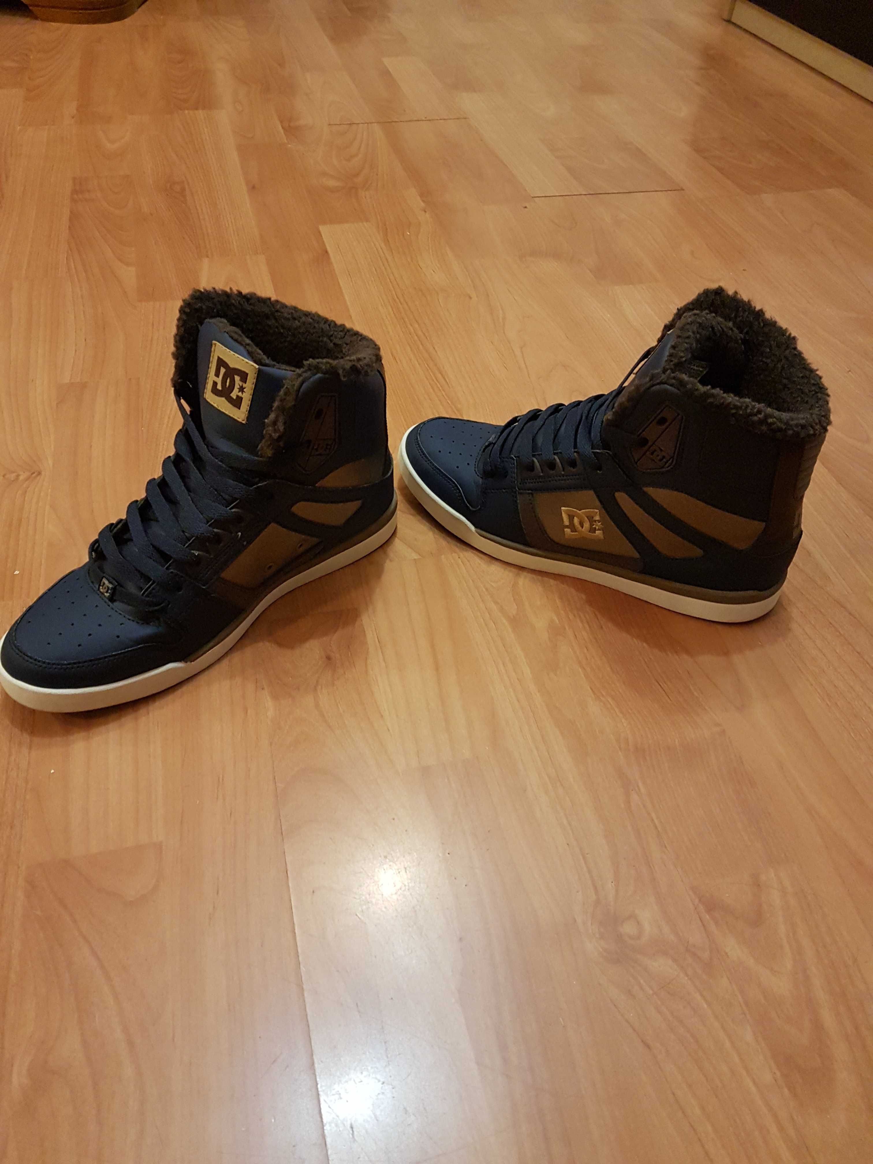 Кецове DC Shoes, 41ви номер (UK 7.5)