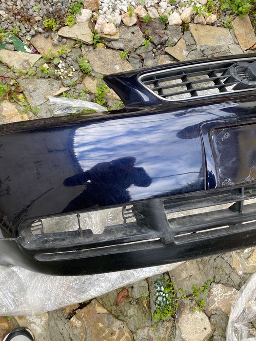 Продавам предна броня за Audi A3 8L Ауди А3 8л цвят LZ5L