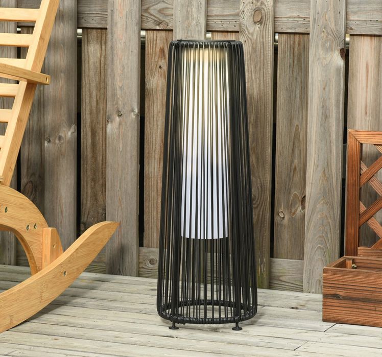 Градинска соларна лампа