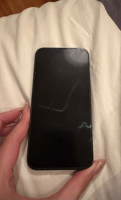 iPhone 13 Midnight – 128GB – stare excelentă!