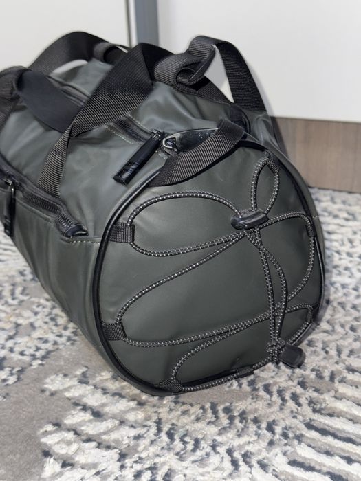 Продаю компактную спортивную сумку, в отличном состоянии