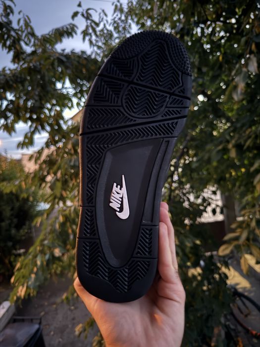 Jordan 4 Black Cat model nou, marimea 41, 42, 43, citeste descrierea