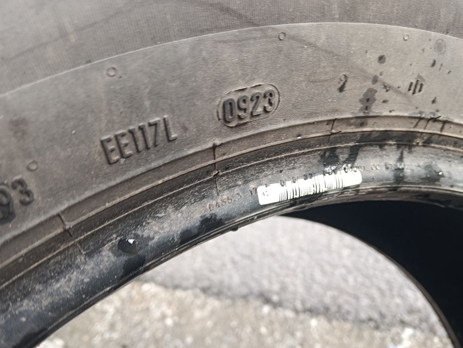 Vand 2 anvelope Pirelli 215 65 R17 All seazon