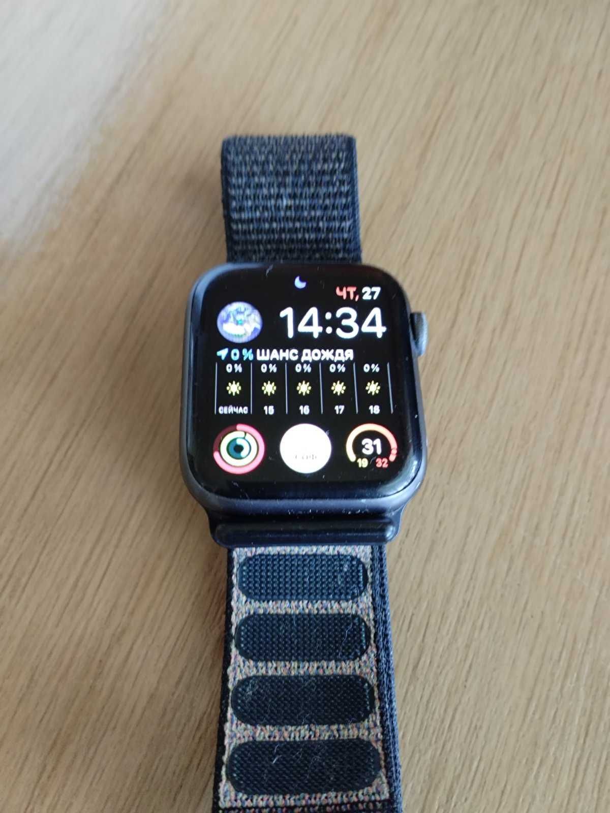 Смарт часовник apple watch series 4 / 44mm