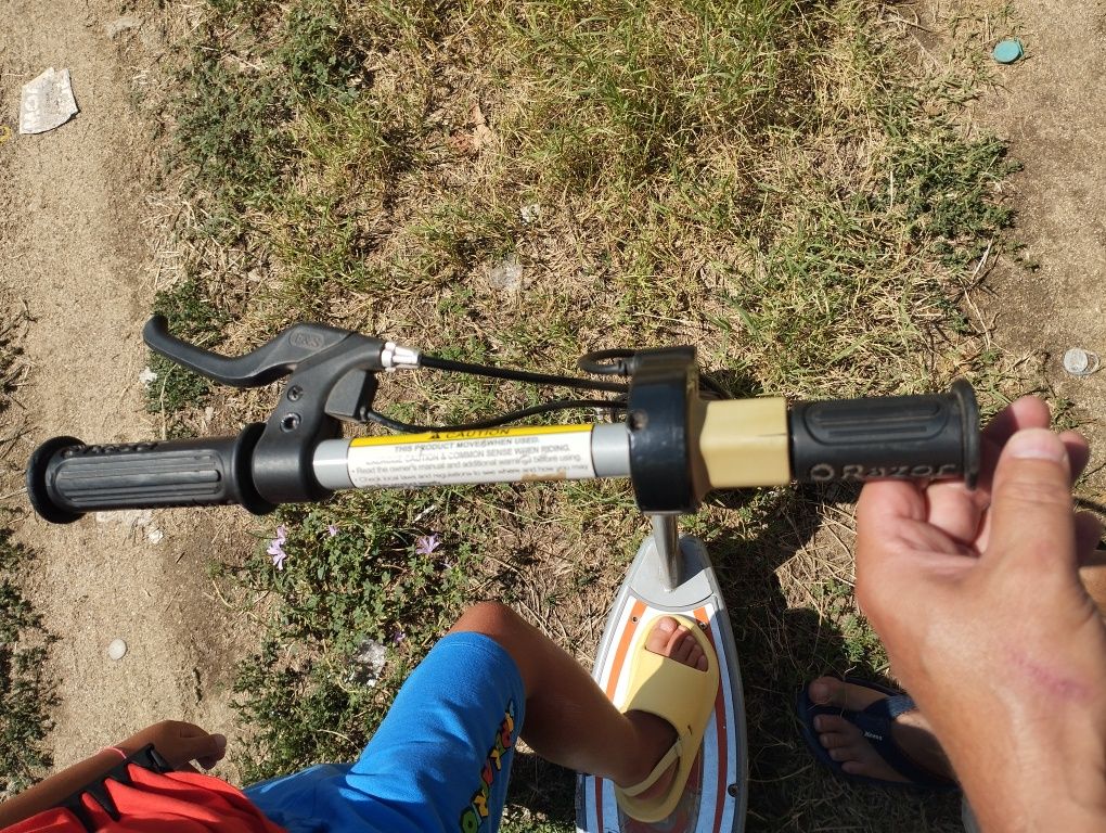 Детска електрическа тротинетка-RAZOR!-24V