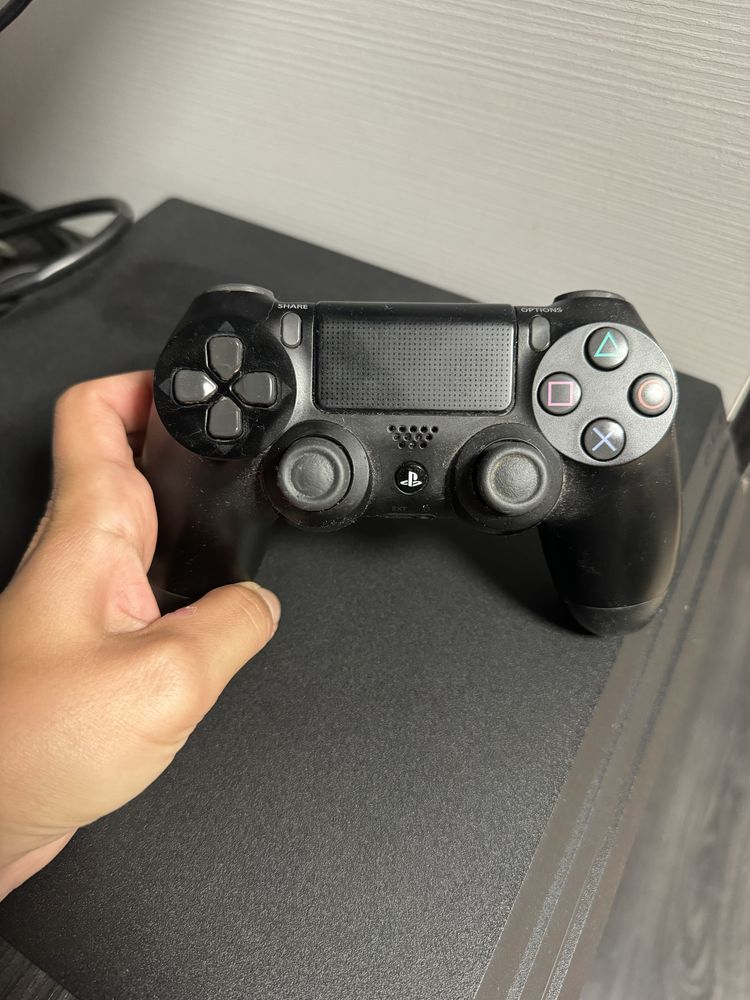 4K PS4 pro 1TB черен