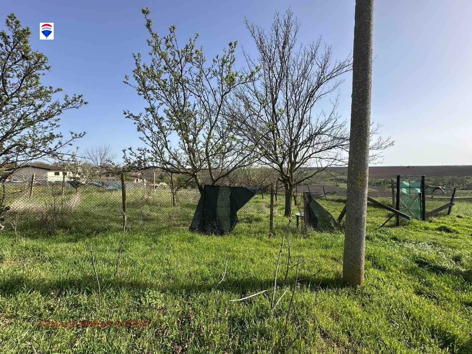 Парцел за продажба в с. Щръклево
