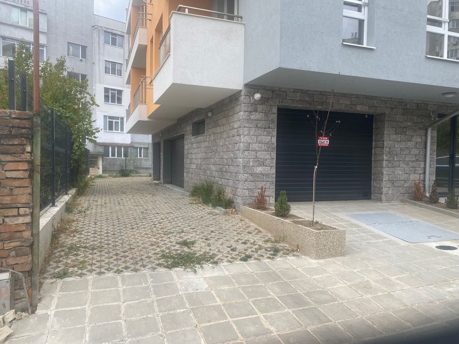 Отдавам парко място под наем гр Варна