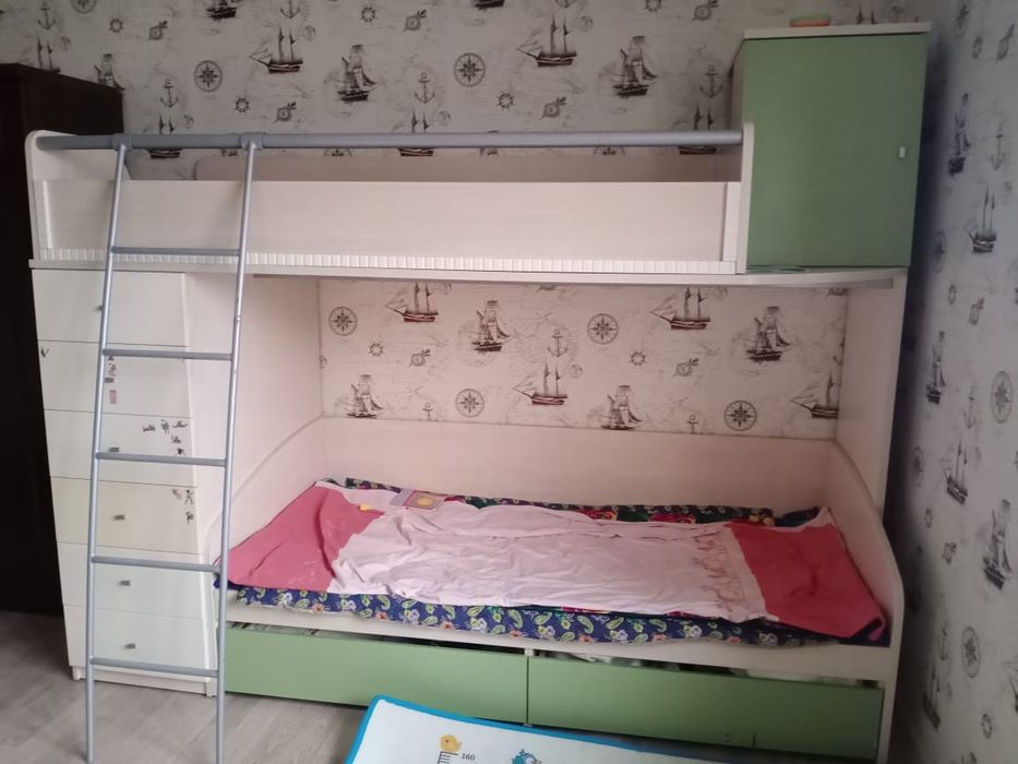 Продам двухярустный и трехярустный кровать