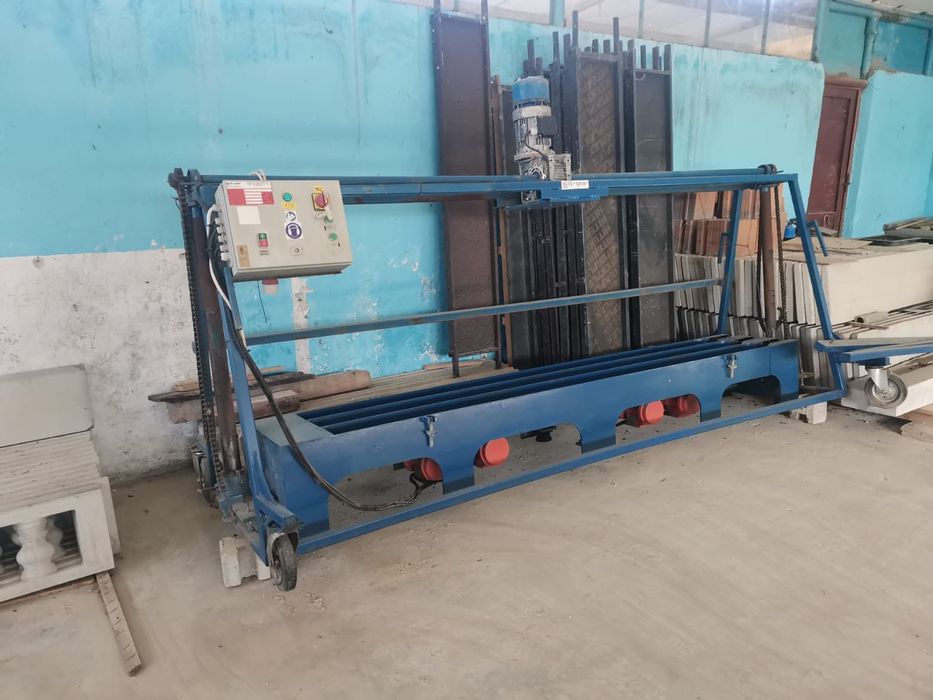 LONGIS - Masina Mobilă pentru vibrat Placi, Stalpi Gard, Spalieri Vie