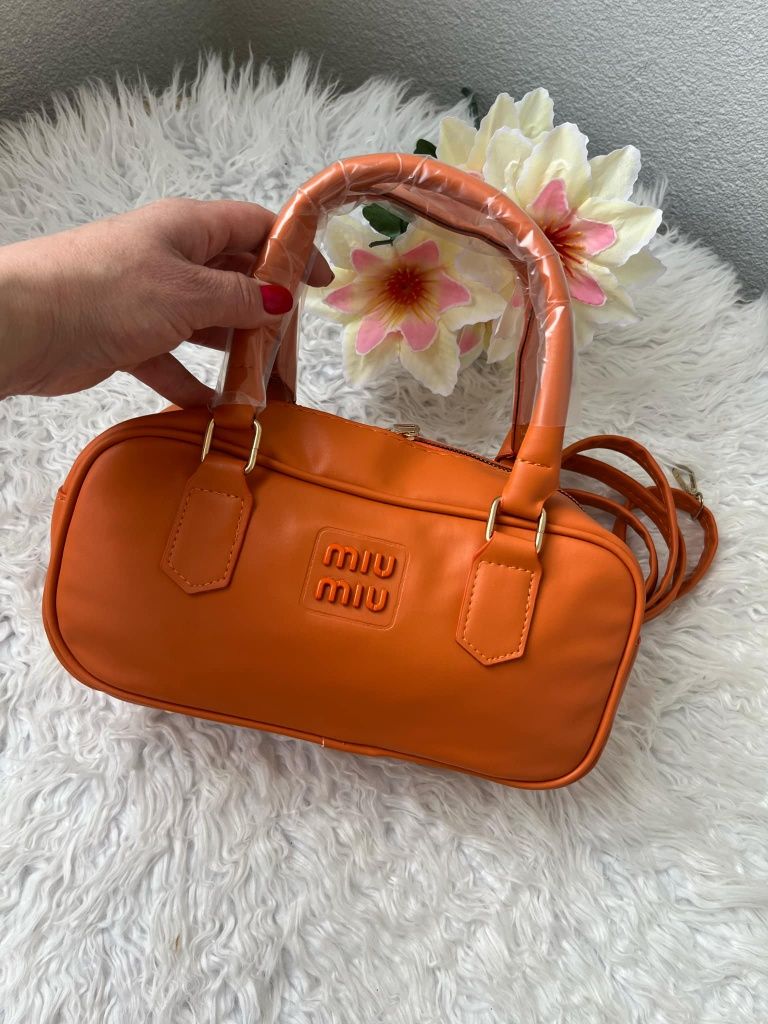 Чантички MIU MIU