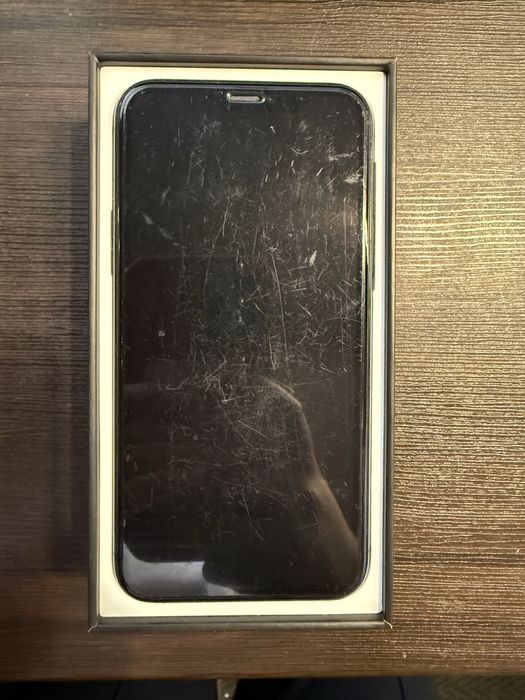 iPhone 11 Pro 256GB, работает отлично!