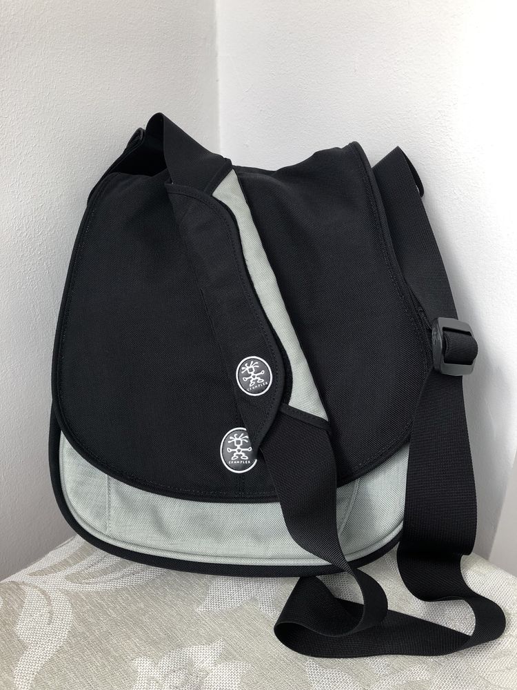 Дизайнерска чанта за компютър 11” Crumpler Wee Bee