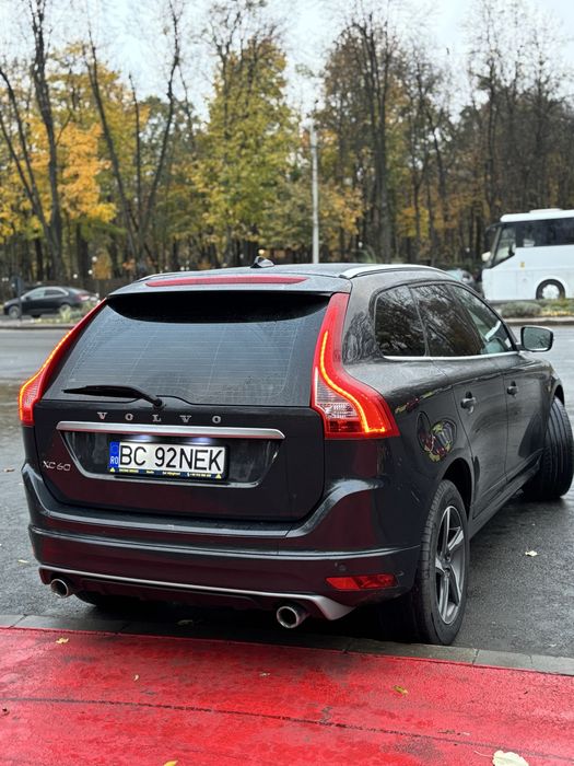Volvo XC 60 - 2,4 D5 4x4 AWD - R Design,  215 Cp - Model 2015