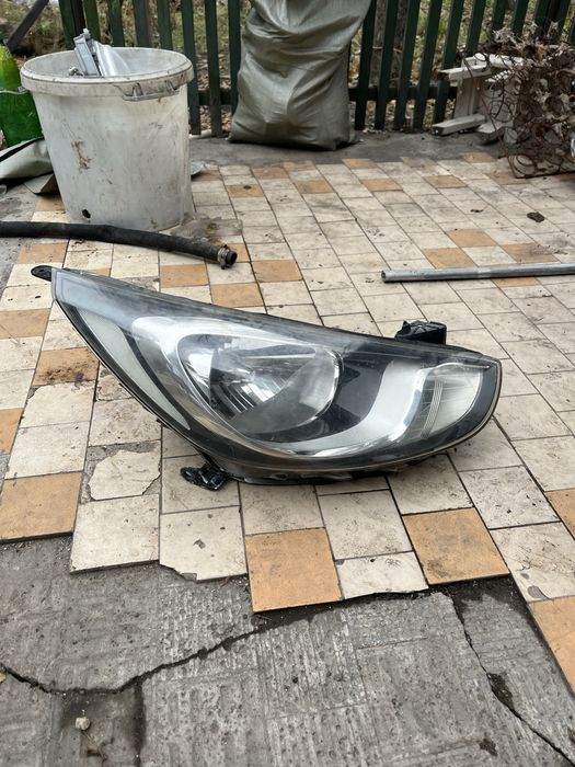 Правая фара акцент оригинал