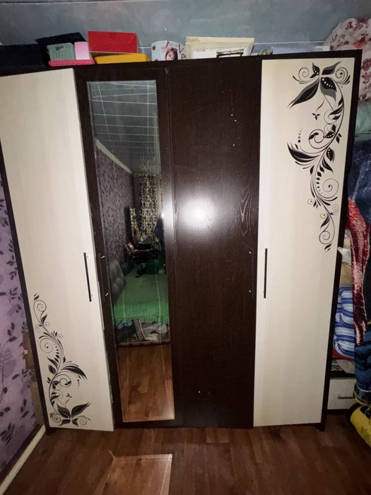 Продам шкаф срочно