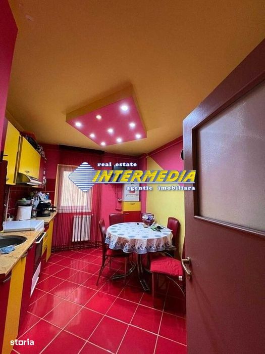Apartament 2 camere decomandat 52 mp de vanzare Alba Iulia zona Sub