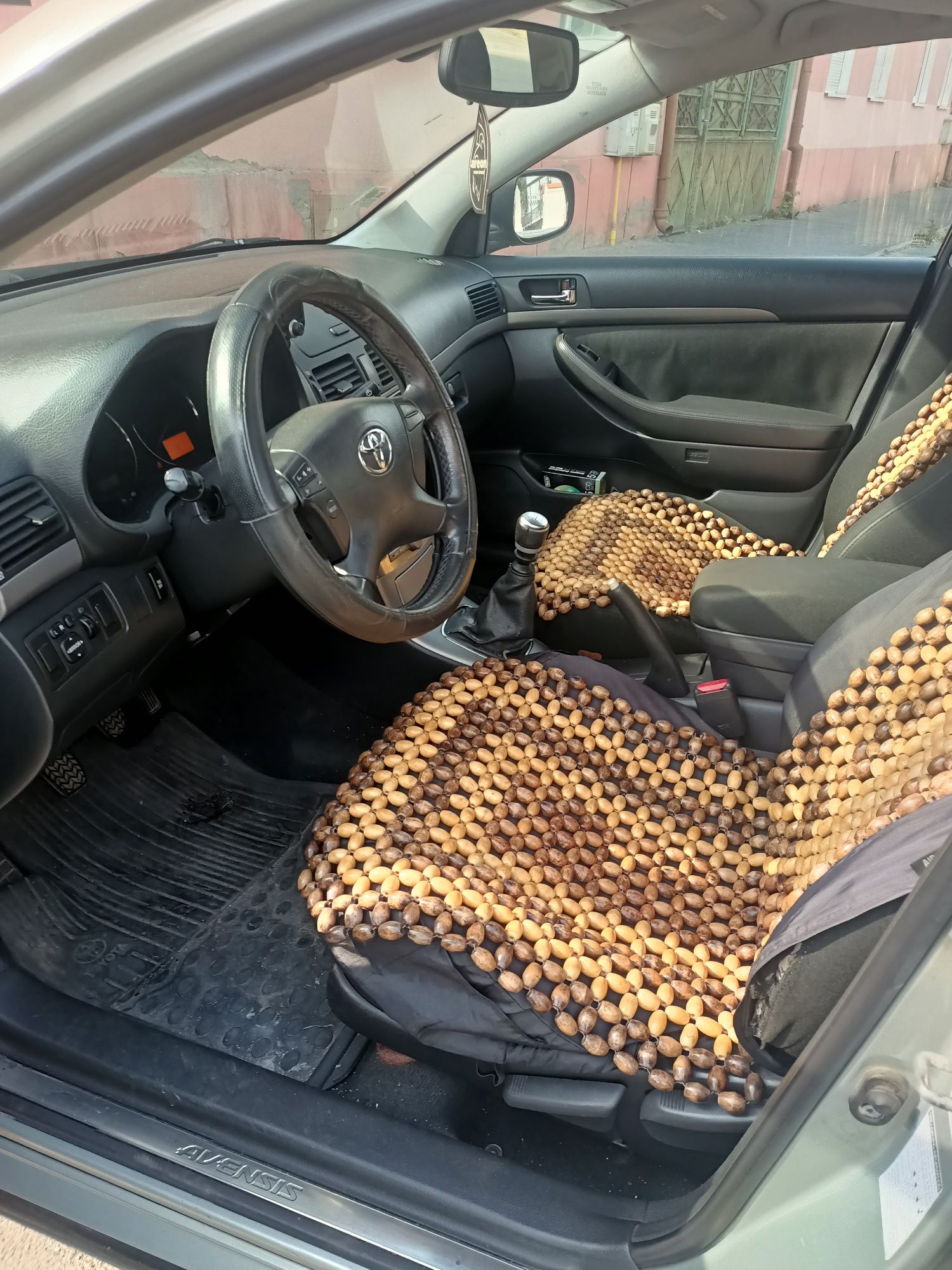 Vind Toyota avensis