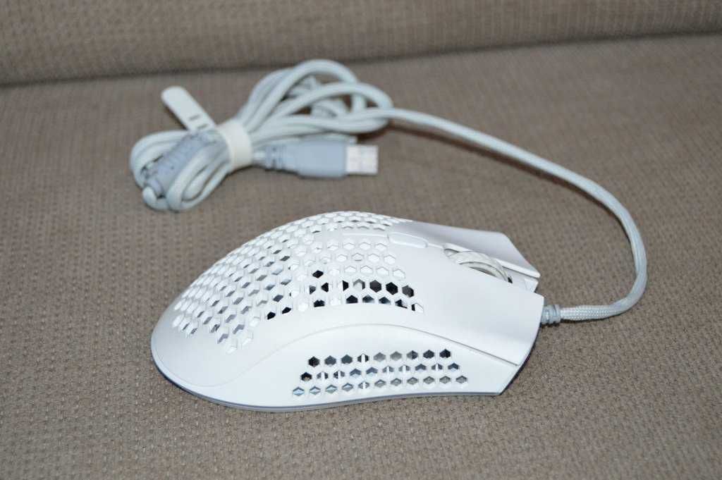 Mouse gaming GEAR4U model G4U alb RGB 7200 DPI