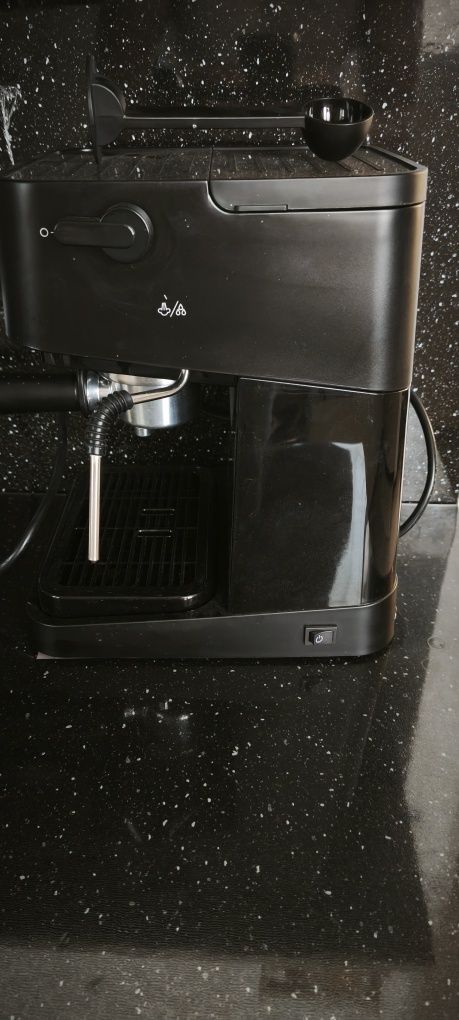 Продам свою кофемашину Delonghi