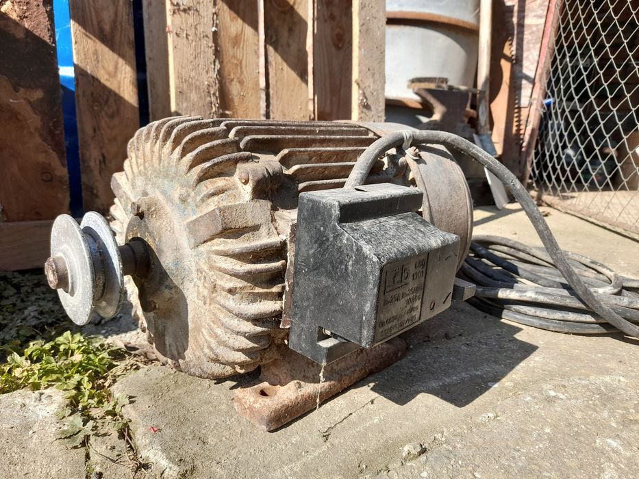 Motor trifazic/monofazic