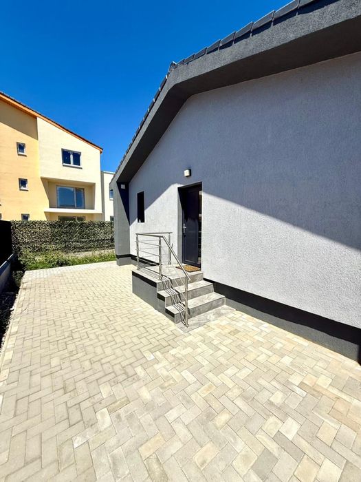 Casa de vanzare (4 camere) 2 baii constructie noua
