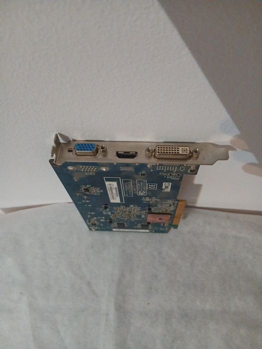 AMD Radeon HD 6450 / HD 5450 (1GB DDR3)