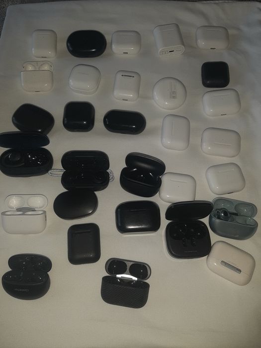 Продам наушники и кейсы  беспроводные