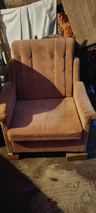 Comoda maro putin veche