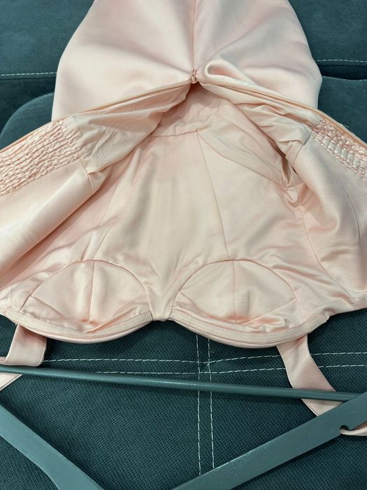 Розова рокля с корсет на Lavish Alice

Пиши
Пазарна цена £120
Нова, бе