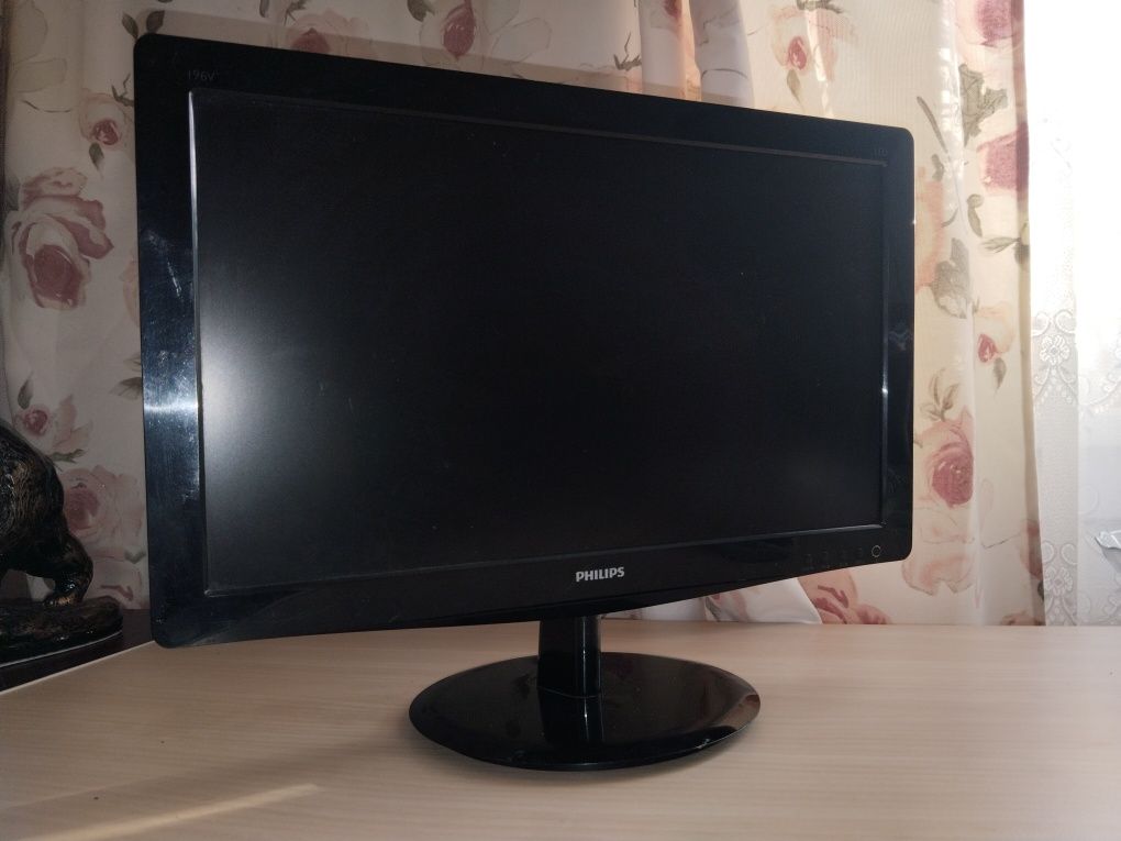 Компьютер фирмы PHILIPS