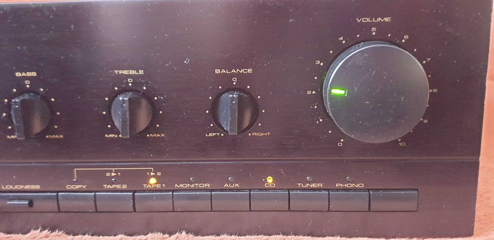 Uher UA-140 statie 2X70W pe 8 Ohm