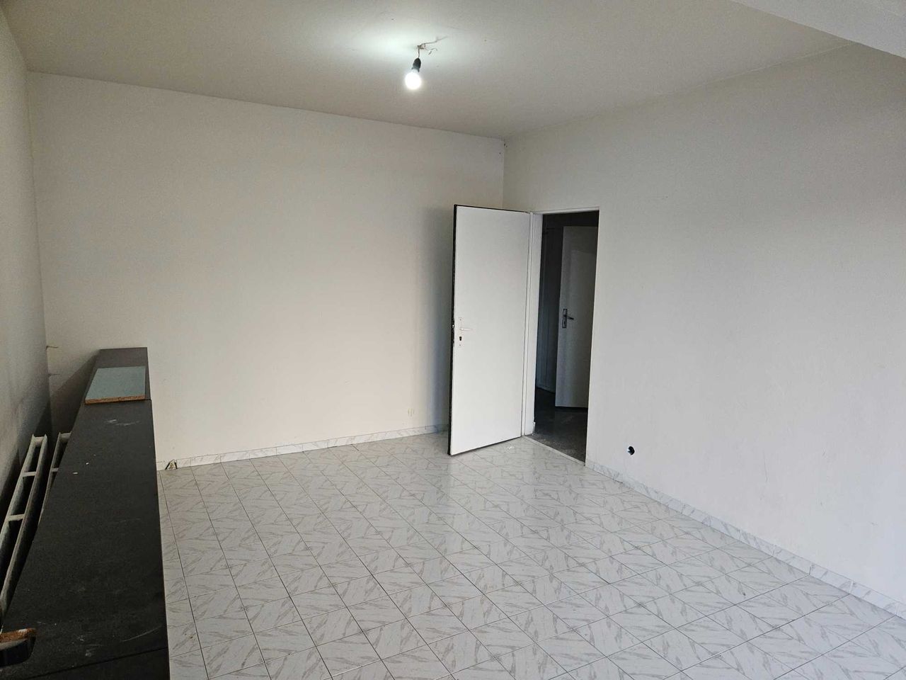 Продава се Магазин в с. Люлин, Област Ямбол - 81 кв.м за 1593 €/кв.м - Снимка #5