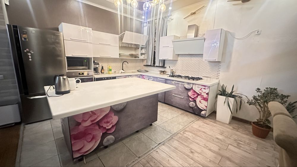 Продам кухню б/у 3 на 3 метра