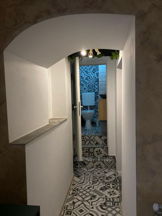 Post coafor în salon nou