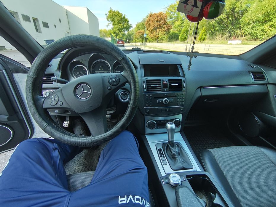 Мерцедес C - клас 200 компресор  бензин - газ.